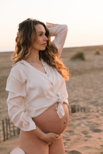 Alternative view of Bola de grossesse indonésien fleur de lotus BALI