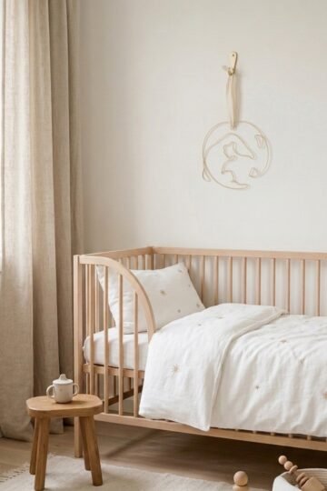 Décoration chambre bebe filaire dorée maman berçant son enfant CLAIR DE LUNE