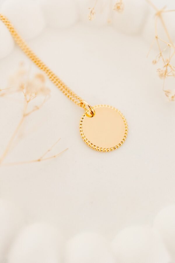 Collier personnalisé médaille perlée ÉPURE