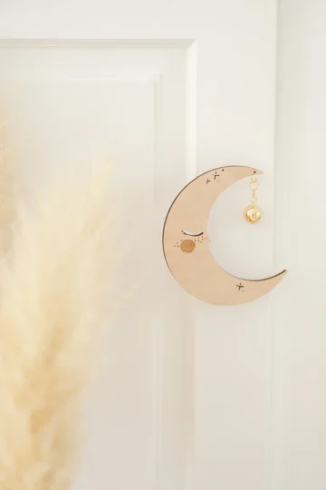 Alternative view of Mobile bébé en bois croissant de lune compatible bola de grossesse FIRMAMENT