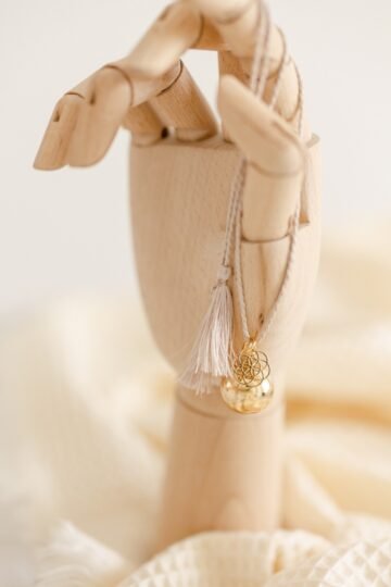 Alternative view of Bola de grossesse charm graine de vie TALISMAN - cordon de soie