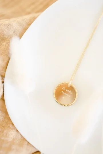 Pendentif personnalisé prénom médaille or perlée ÉPURE