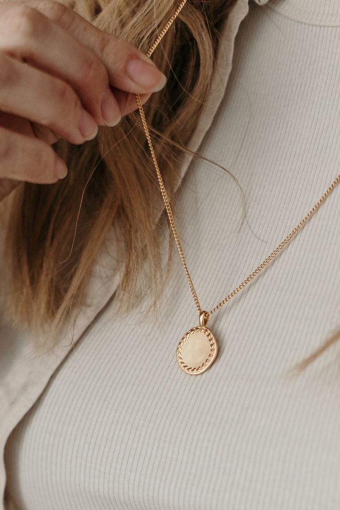 Pendentif personnalisé brossé couronne de laurier or SAGESSE