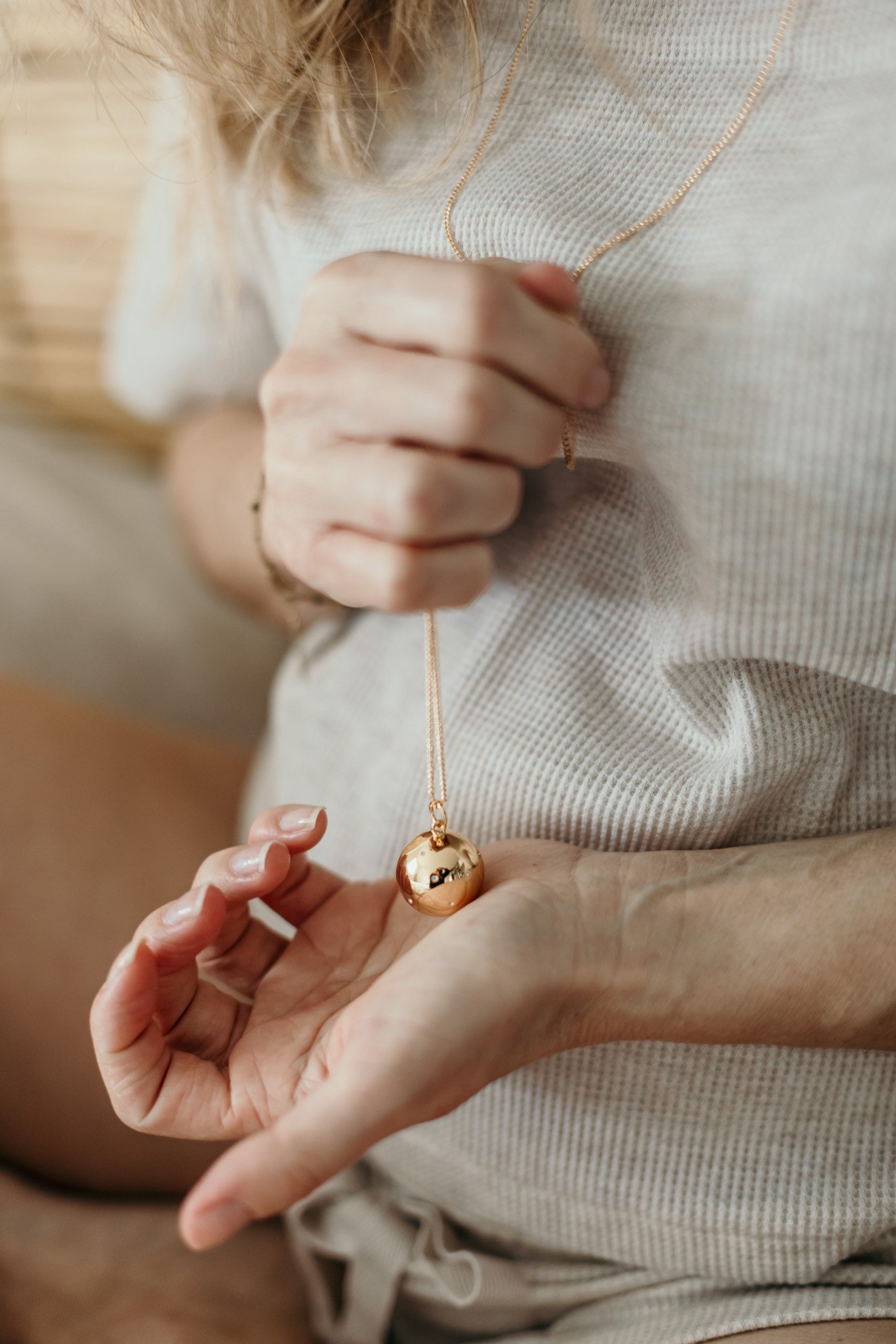 Bola de grossesse oxydes de zirconium COMETE - cordon de soie – Image 3