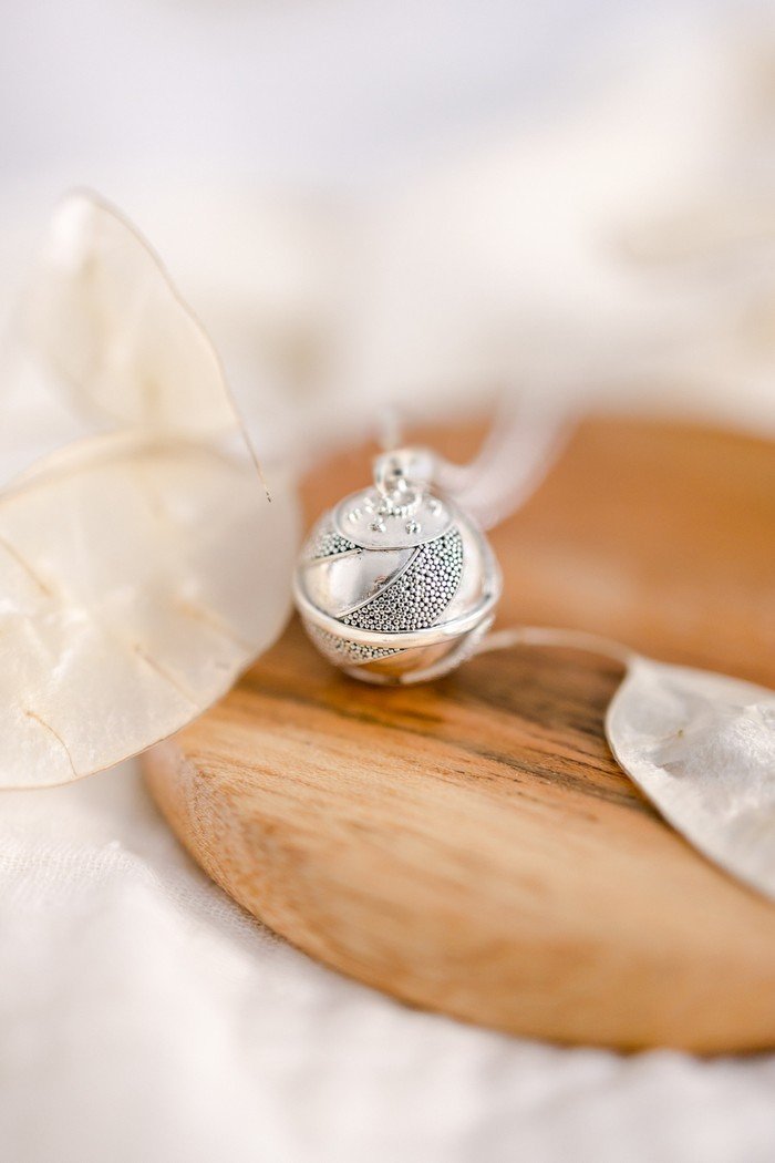 Bola de grossesse indonésien reflet BALI