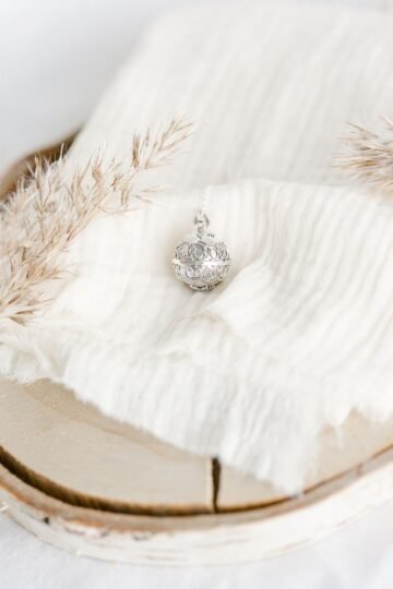 Alternative view of Bola de grossesse indonésien vague BALI