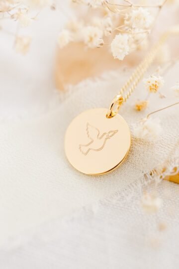 Pendentif personnalisé gravé ronde or colombe MESSAGERE