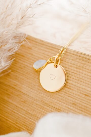 Alternative view of Collier pierre de naissance personnalisable COEUR BATTANT