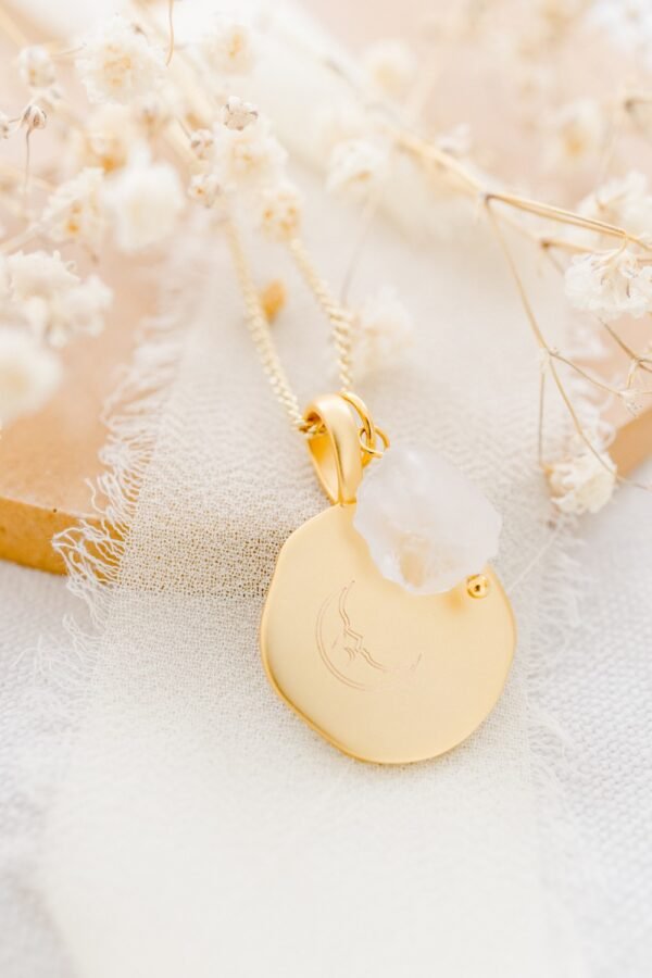 Collier pierre de naissance personnalisable médaille moon COMME DANS UN RÊVE