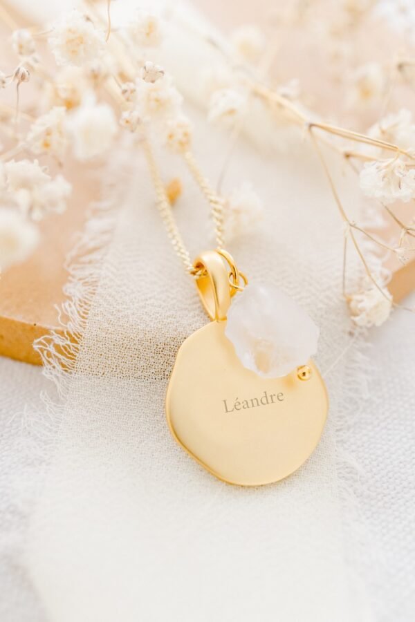 Alternative view of Collier pierre de naissance personnalisable médaille moon ÉPURE
