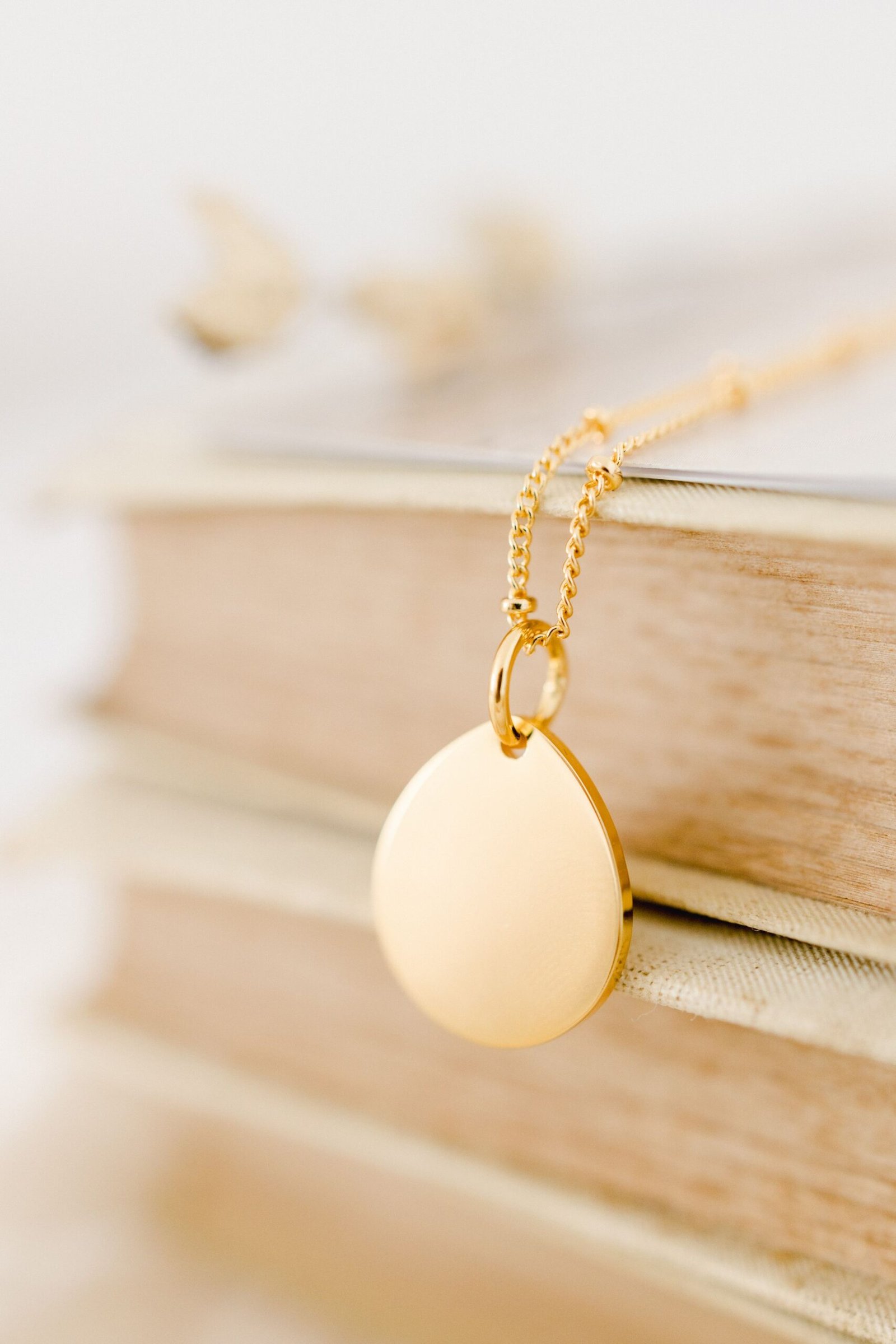 Pendentif médaille or goutte ÉPURE – Image 3