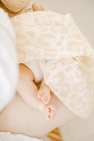 Maxi lange bébé léopard 80 x 80 cm 100% mousseline de coton MON COEUR FAIT GRAOU