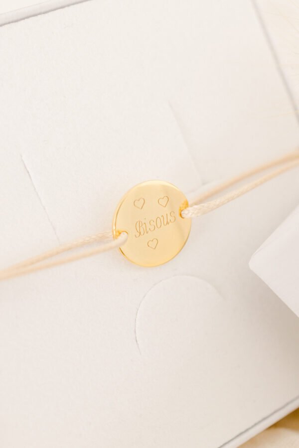 Bracelet personnalisé pastille or cordon BISOUS