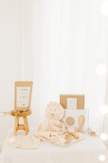 Coffret naissance - doudou + brosse + bavoir + lange + tisane allaitement bio