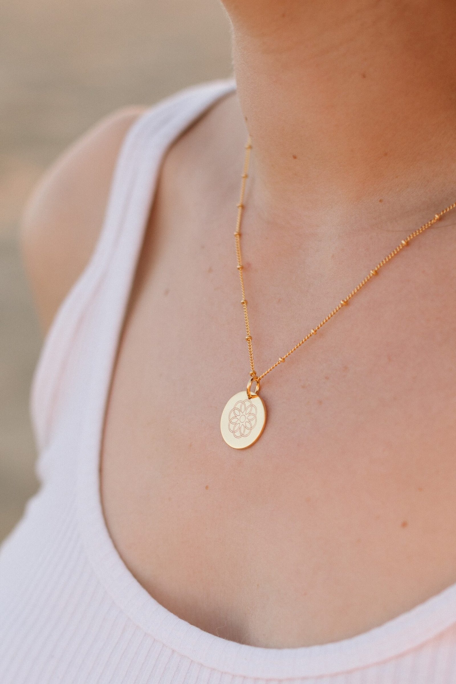 Collier personnalisé médaille ronde or MANDALA