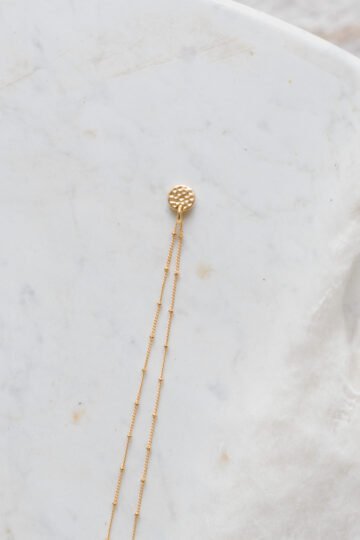 Alternative view of Collier personnalisé mini médaille ronde martelée or EMPREINTE