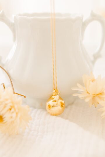 Alternative view of Bola de grossesse charm colibri TALISMAN