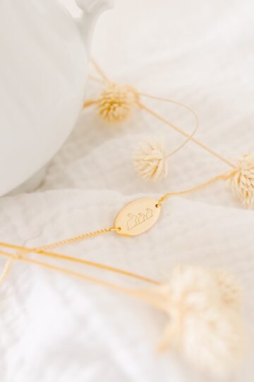 Alternative view of Gourmette personnalisée or ovale MON LAPIN