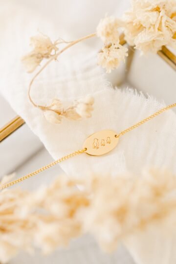 Alternative view of Gourmette baptême personnalisée or ovale MON POUSSIN