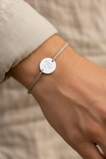 Alternative view of Bracelet personnalisé cordon ajustable argent gravé PAPA POULE