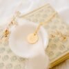 Collier fleur de naissance personnalisable médaille ronde ECLOSION – Image 4