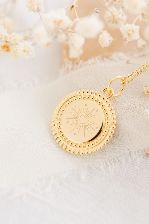 Alternative view of Pendentif personnalisé médaille ronde or sun ONDE D'AMOUR