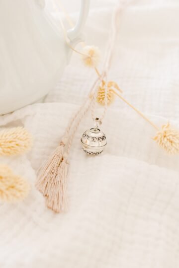 Alternative view of Bola de grossesse indonésien finesse BALI - cordon de soie