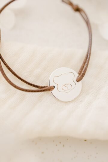 Alternative view of Bracelet personnalisé cordon enfant médaille ronde gravée PETIT OURS
