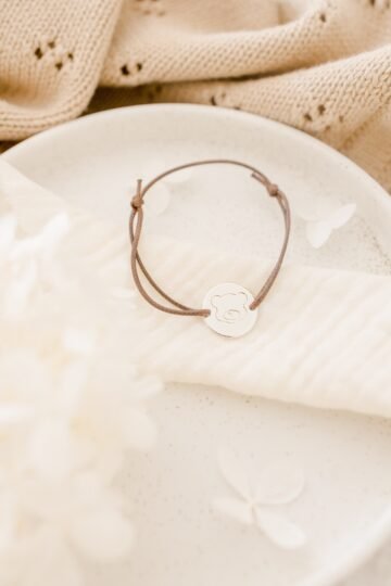 Bracelet personnalisé cordon enfant médaille ronde gravée PETIT OURS