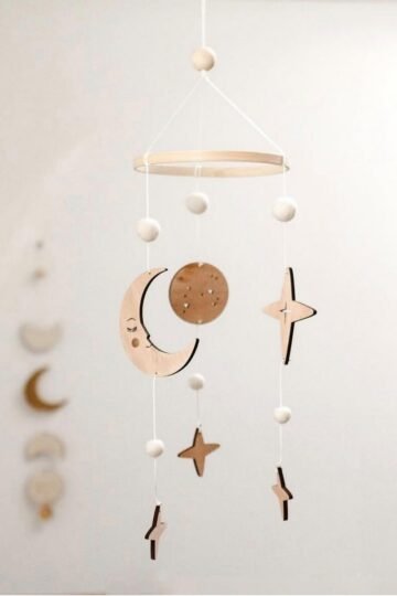 Mobile bébé lune et étoiles en bois SOUS LA LUNE