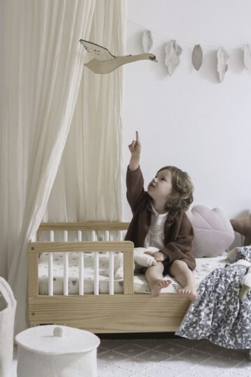 Alternative view of Mobile bébé grand oiseau en bois SA MAJESTE LE CYGNE