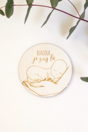 Alternative view of Médaillon de naissance en bois BONJOUR LE MONDE