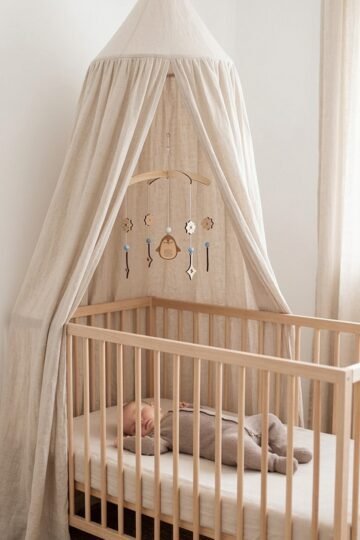 Mobile pour bebe pingouin en bois SUR LA BANQUISE