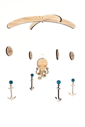 Alternative view of Mobile pour lit bebe pieuvre en bois AU COEUR DE L'OCEAN