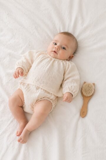 Brosse cheveux pour bebe bois chat MES PREMIERES MECHES