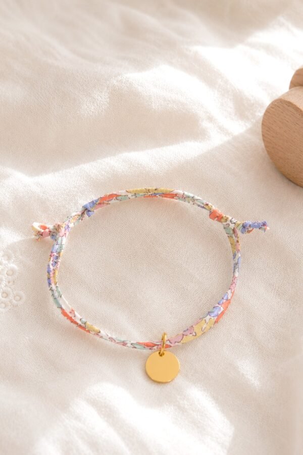 Alternative view of Bracelet enfant liberty personnalisé médaille or ronde ÉPURE
