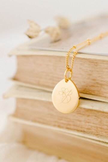 Pendentif personnalisé médaille goutte or lettre initiale EMOTIONS DOUCES