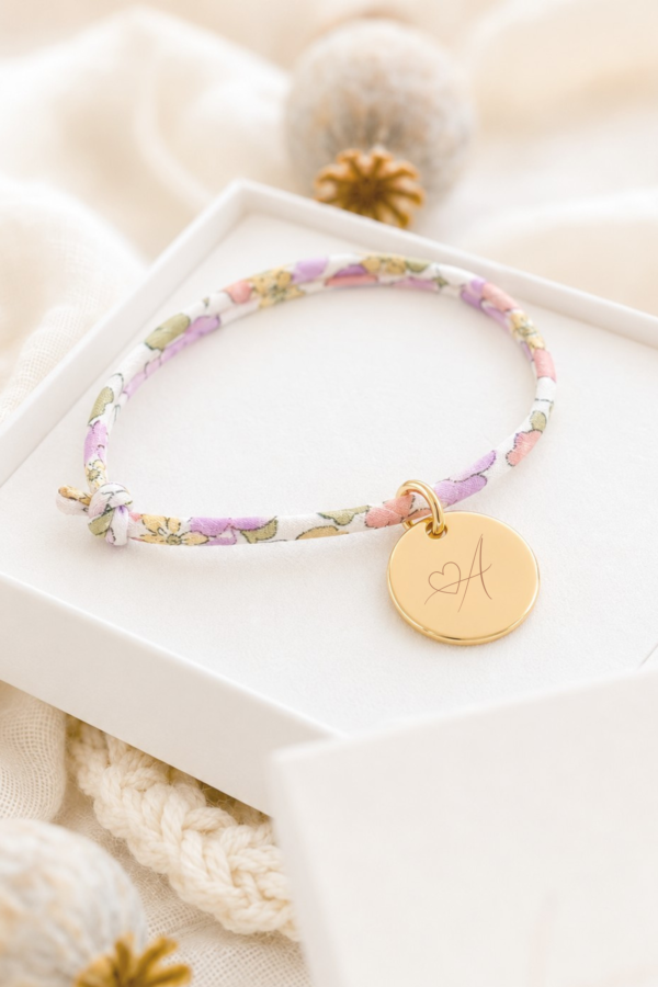 Alternative view of Bracelet femme cordon liberty médaille ronde gravée EMOTIONS DOUCES