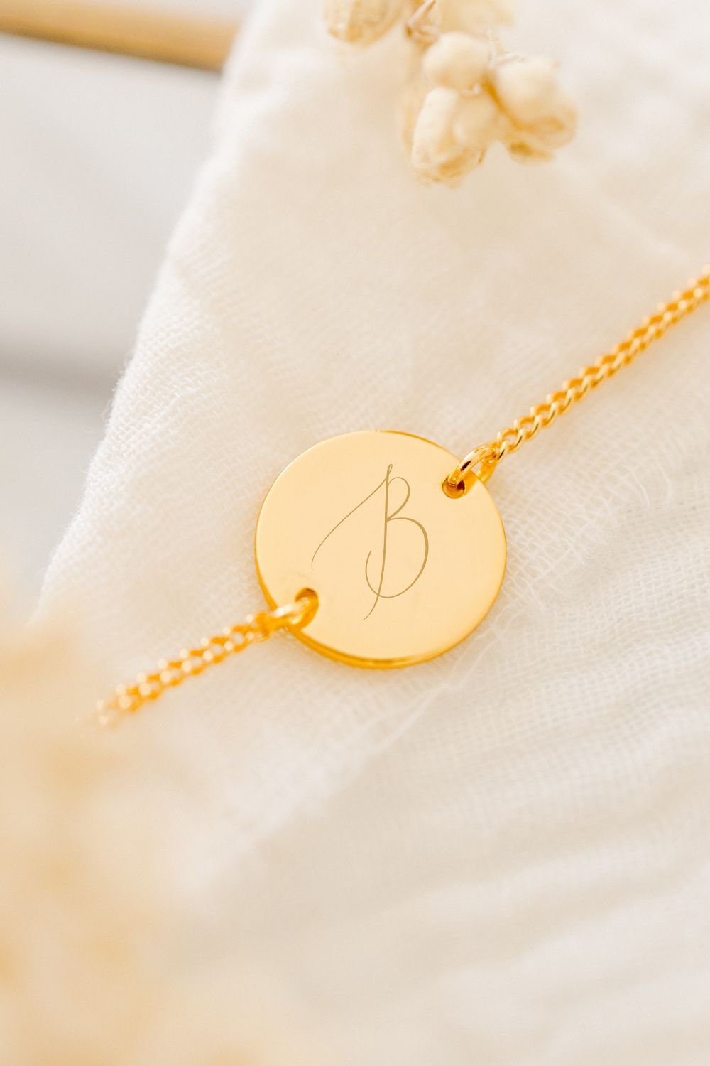 Bracelet gravé personnalisable intiale LA LETTRE