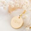 Collier personnalisé médaille ronde or BENEDICTIONS – Image 3