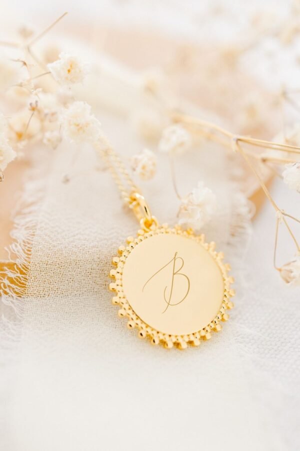 Collier personnalisé médaille or éclat intiale LA LETTRE