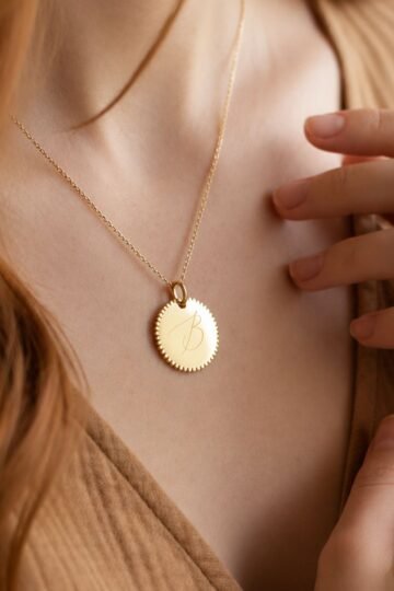 Collier personnalisé médaille ronde perlée or intiale LA LETTRE