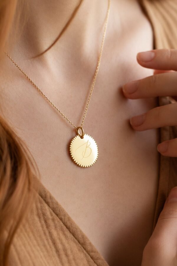 Collier personnalisé médaille ronde perlée or intiale LA LETTRE