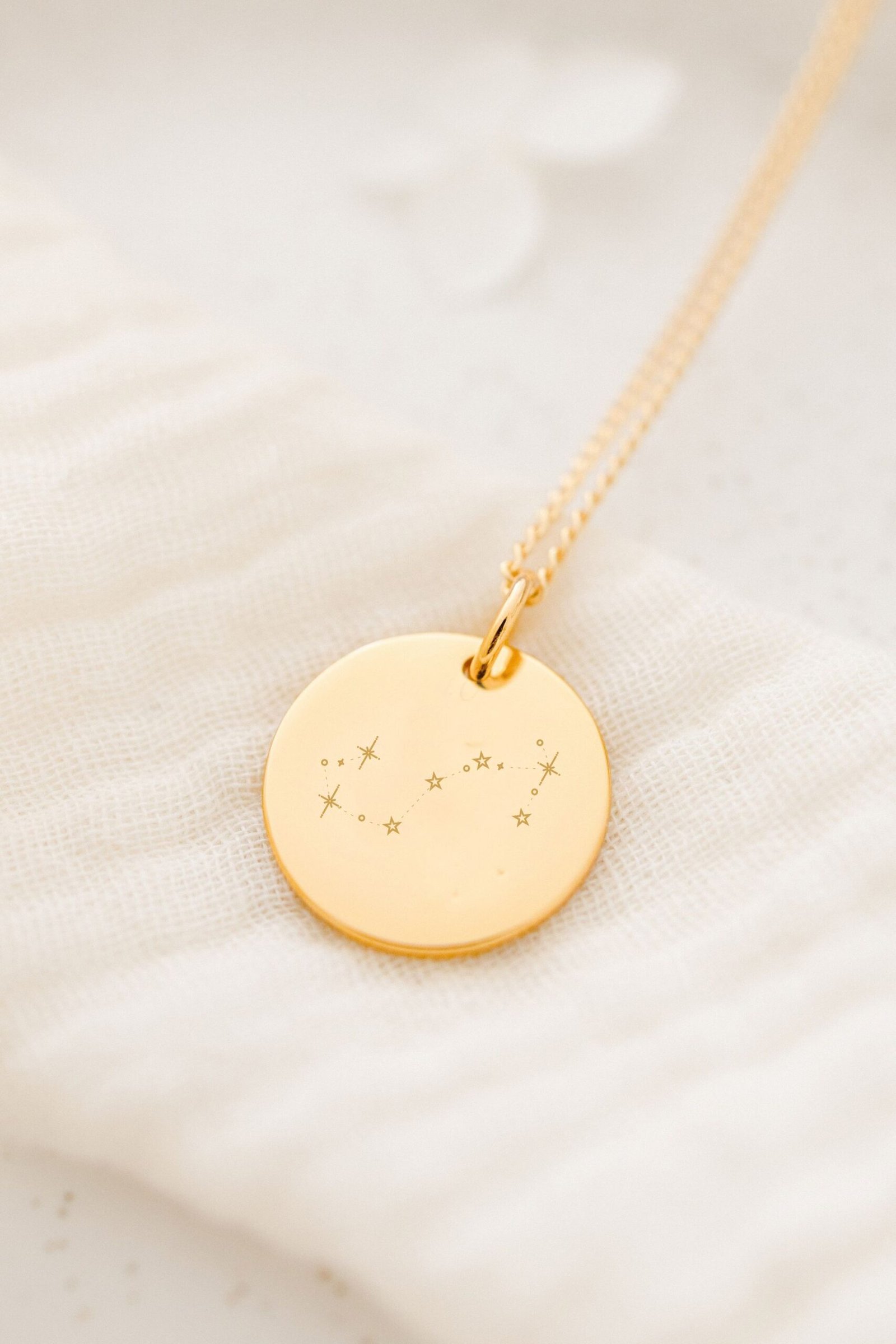 Collier personnalisé médaille ronde or CONSTELLATION